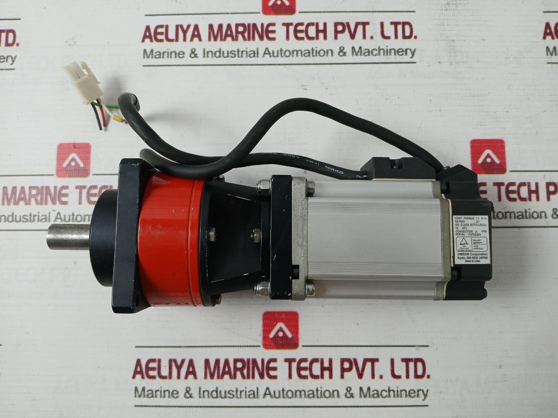Omron R88M-g40030H-s2 Ac Servo Motor 0.4 Kw 200 Hz Ratio 7