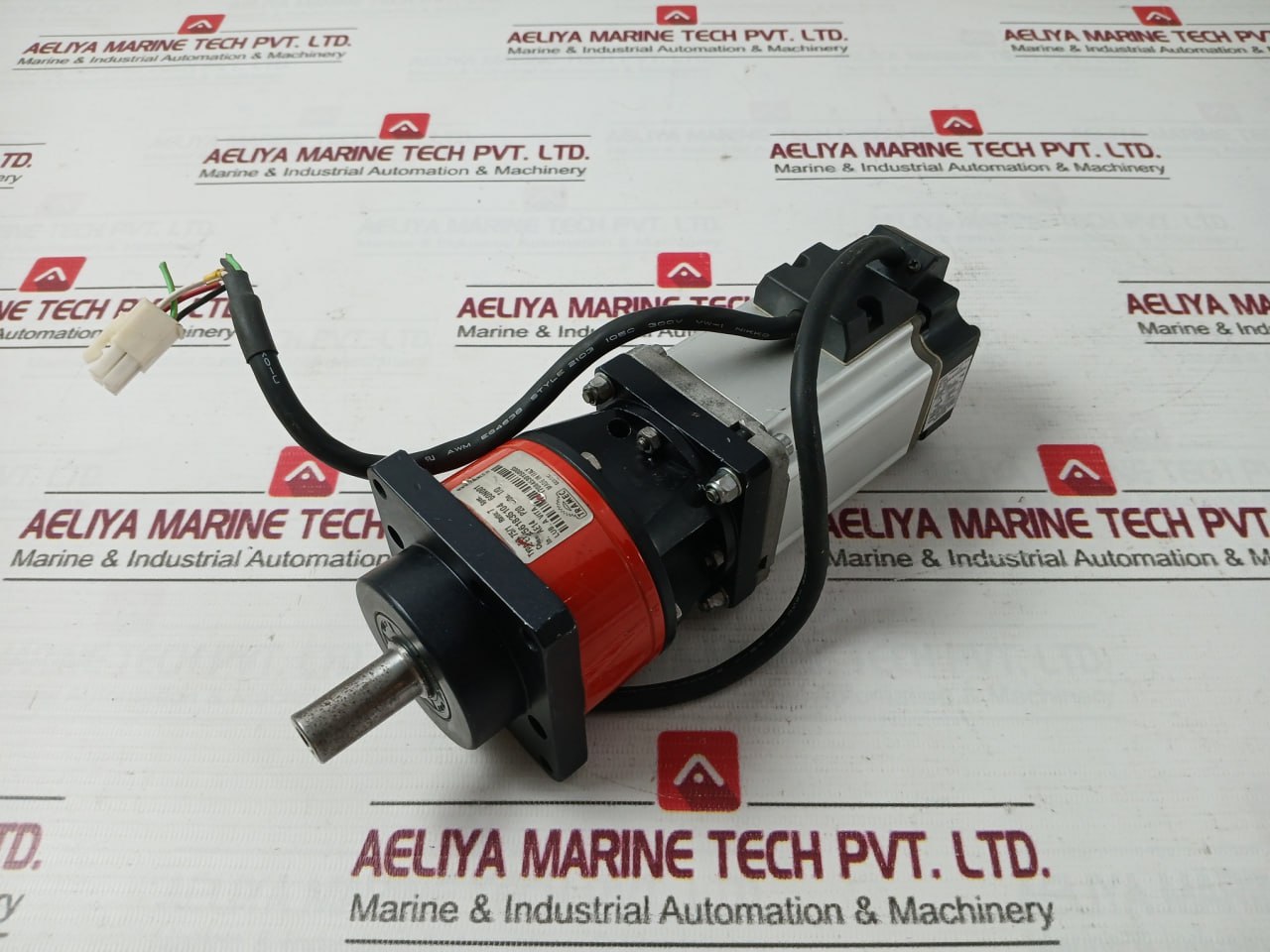 Omron R88M-g40030H-s2 Ac Servo Motor 0.4 Kw 200 Hz Ratio 7