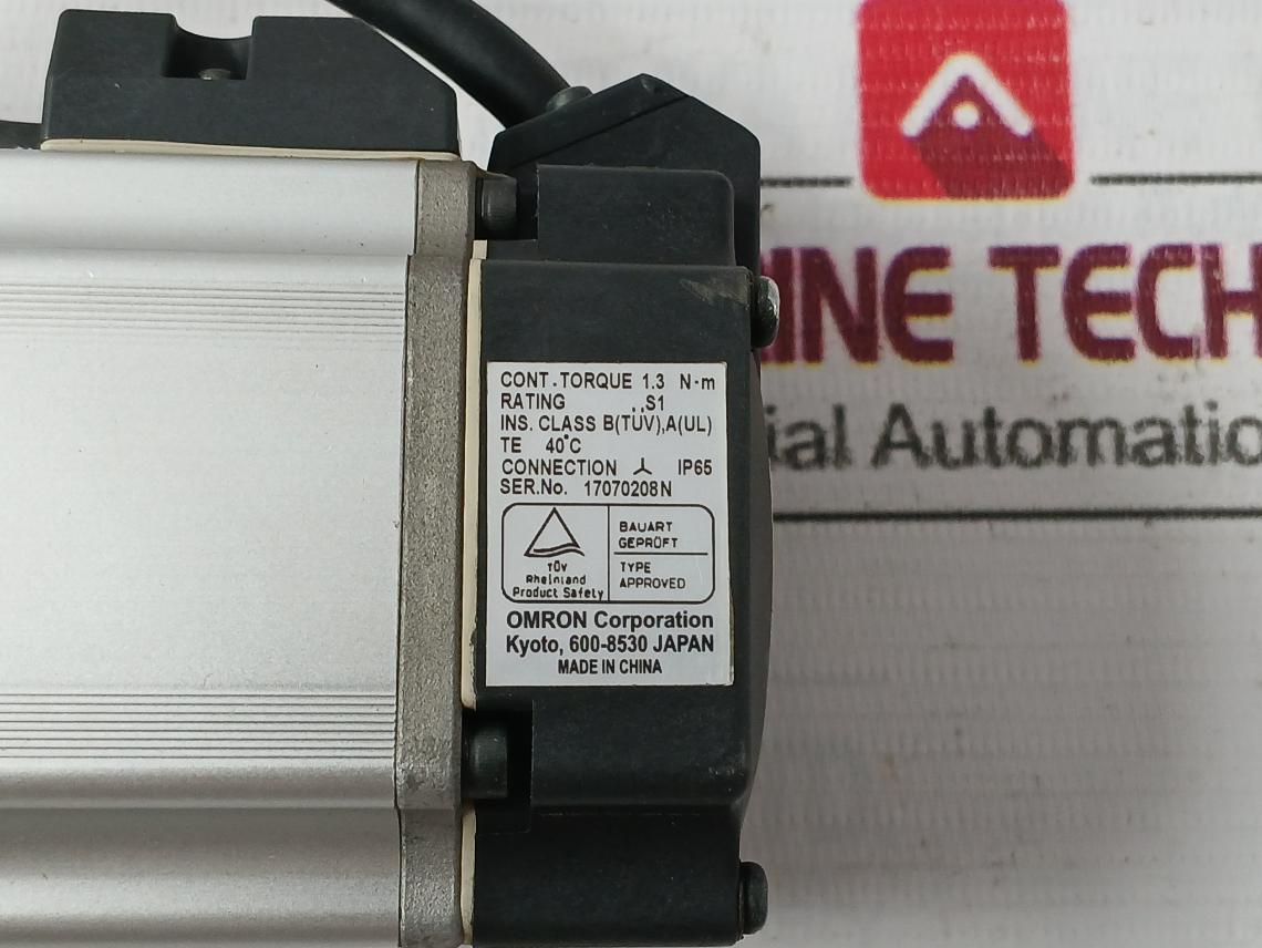 Omron R88M-g40030H-s2 Ac Servo Motor 0.4 Kw 200 Hz Ratio 7