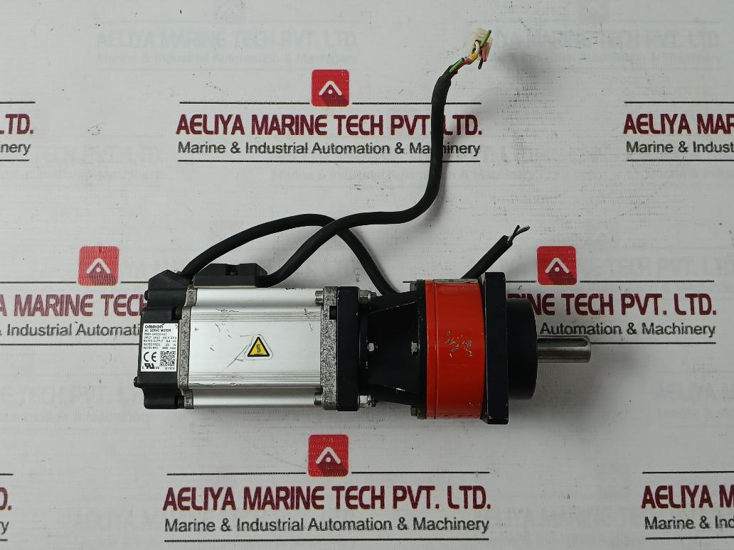 Omron R88M-g40030H-s2 Ac Servo Motor 0.4 Kw 200 Hz Ratio 7