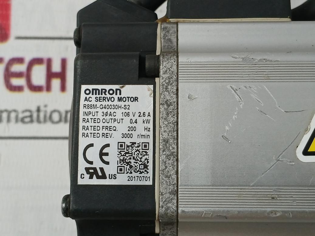 Omron R88M-g40030H-s2 Ac Servo Motor 0.4 Kw 200 Hz Ratio 7