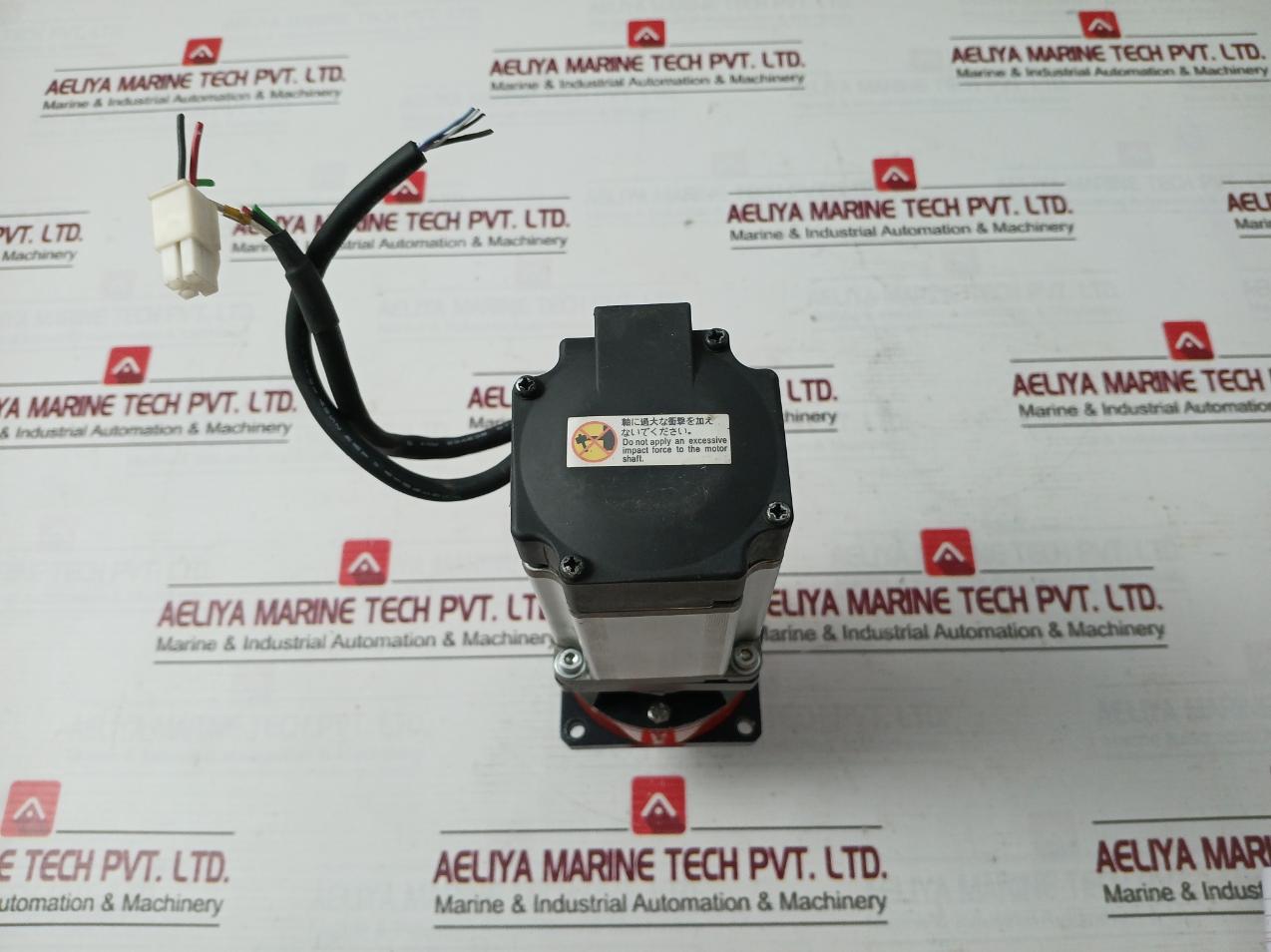 Omron R88M-g40030H-s2 Ac Servo Motor 0.4 Kw 200 Hz Ratio 7