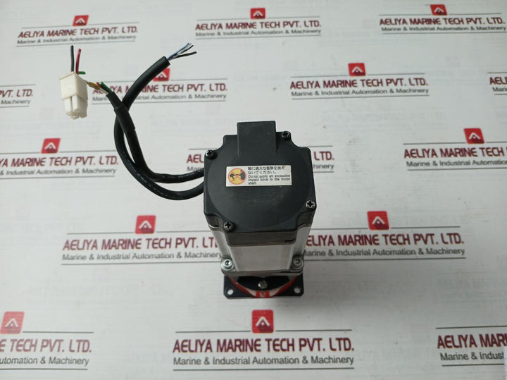 Omron R88M-g40030H-s2 Ac Servo Motor 0.4 Kw 200 Hz Ratio 7
