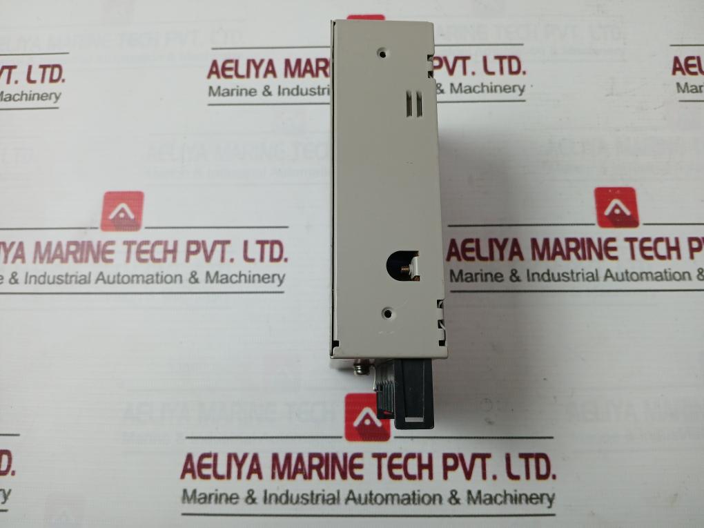 Omron S82H-3315 Power Supply 15Vdc 2A 0.9A 50/60Hz