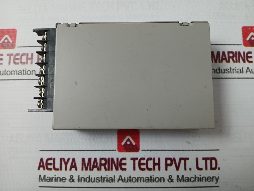 Omron S82H-3315 Power Supply 15Vdc 2A 0.9A 50/60Hz