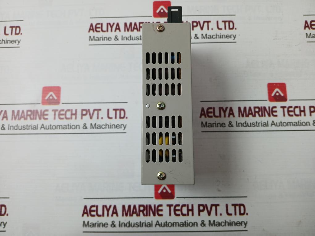 Omron S82H-3315 Power Supply 15Vdc 2A 0.9A 50/60Hz