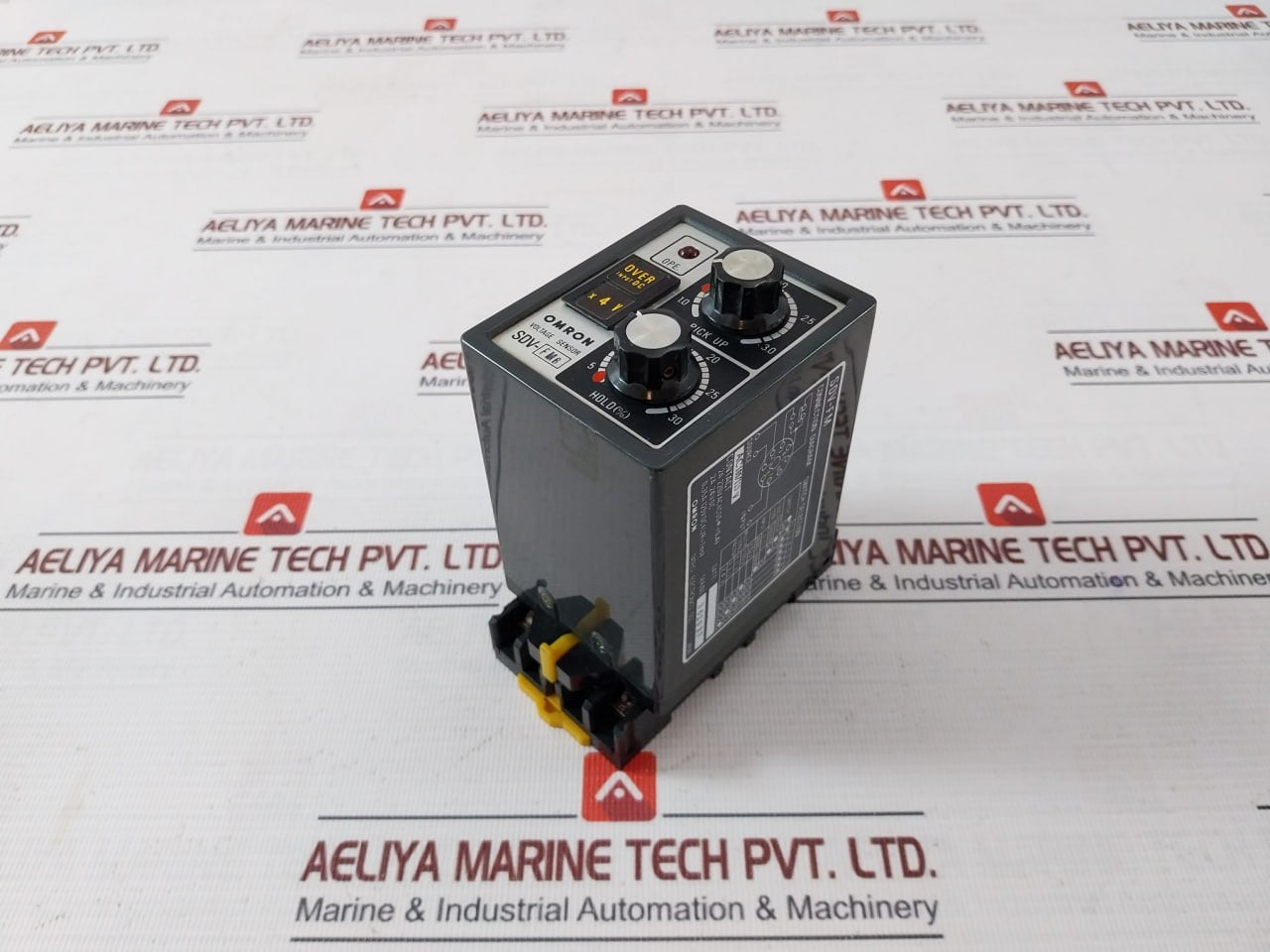 Omron Sdv-fm6 Voltage Sensor With Base 8Pfa1 Ac100/110V 2A 24Vdc