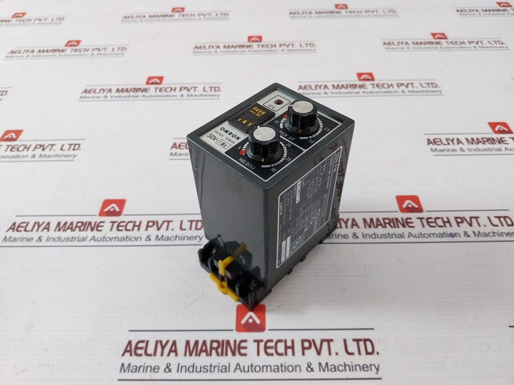 Omron Sdv-fm6 Voltage Sensor With Base 8Pfa1 Ac100/110V 2A 24Vdc