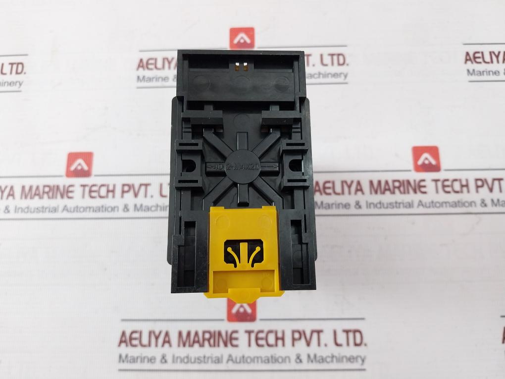 Omron Sdv-fm6 Voltage Sensor With Base 8Pfa1 Ac100/110V 2A 24Vdc