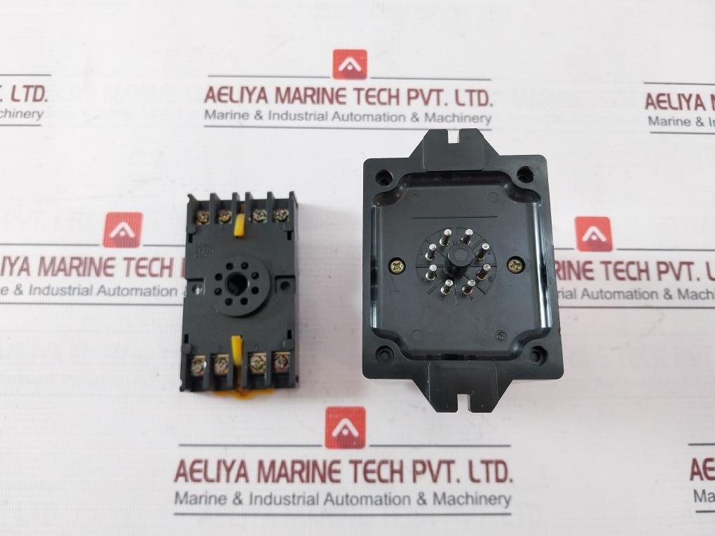 Omron Sdv-fm6 Voltage Sensor With Base 8Pfa1 Ac100/110V 2A 24Vdc