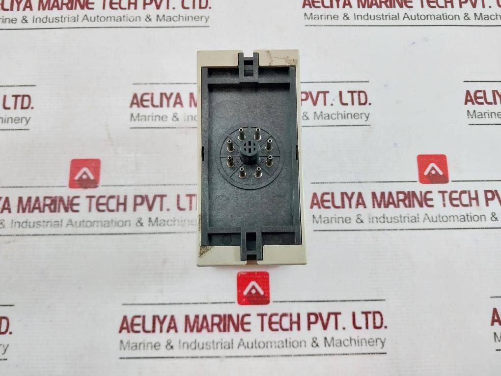 Omron Se-kp1N Motor Relay With Base 1-10 Sec 50/60 Hz 250V , 4-10 A