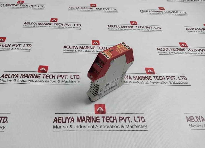 Omron Sr103am01 Safety Relay Ac/dc 24v-15a