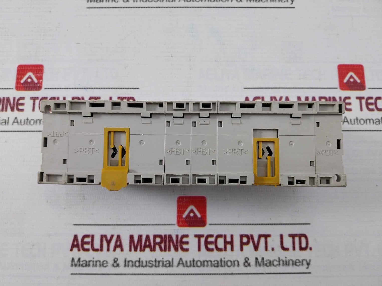 Omron Srt2-od16T-1 Remote Terminal Module 0.5A 24Vdc (Not Working)