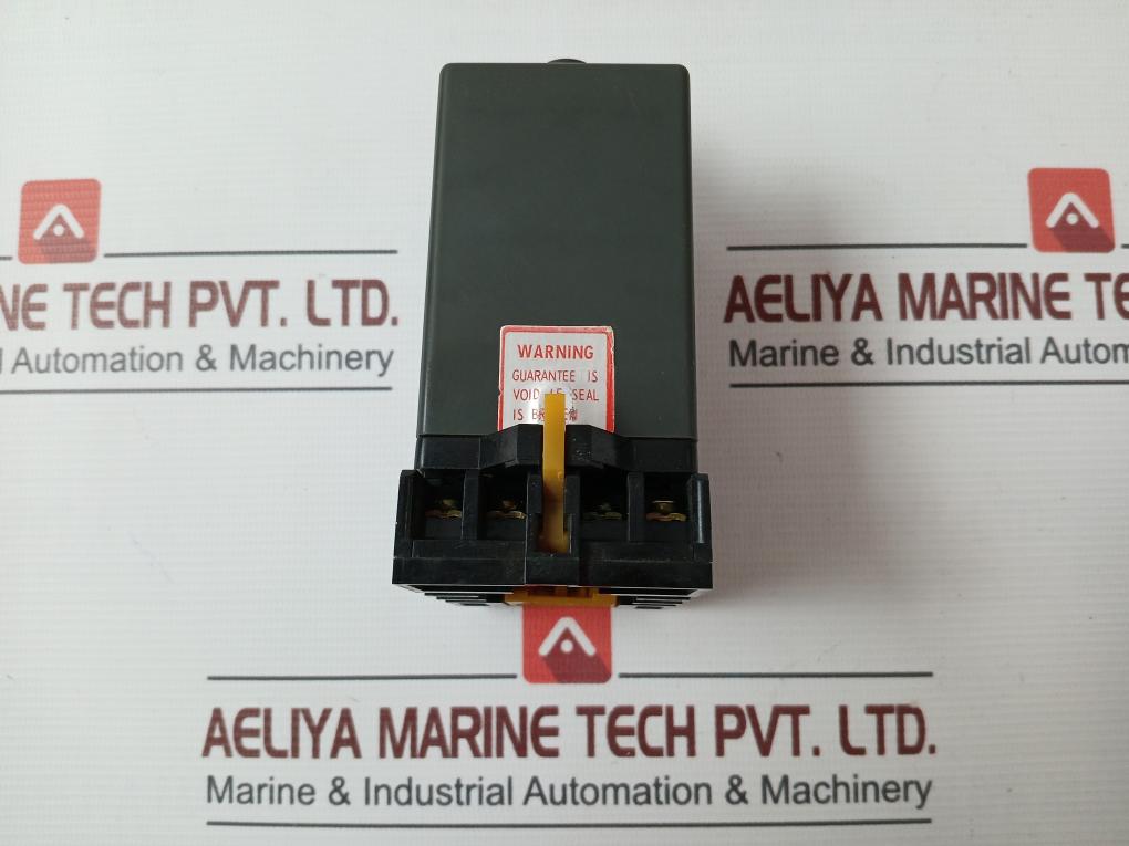 Omron Stp-mht Subminy Timer W/ Base 0-6Sec 482F 0924Su 220Vac 50/60Hz