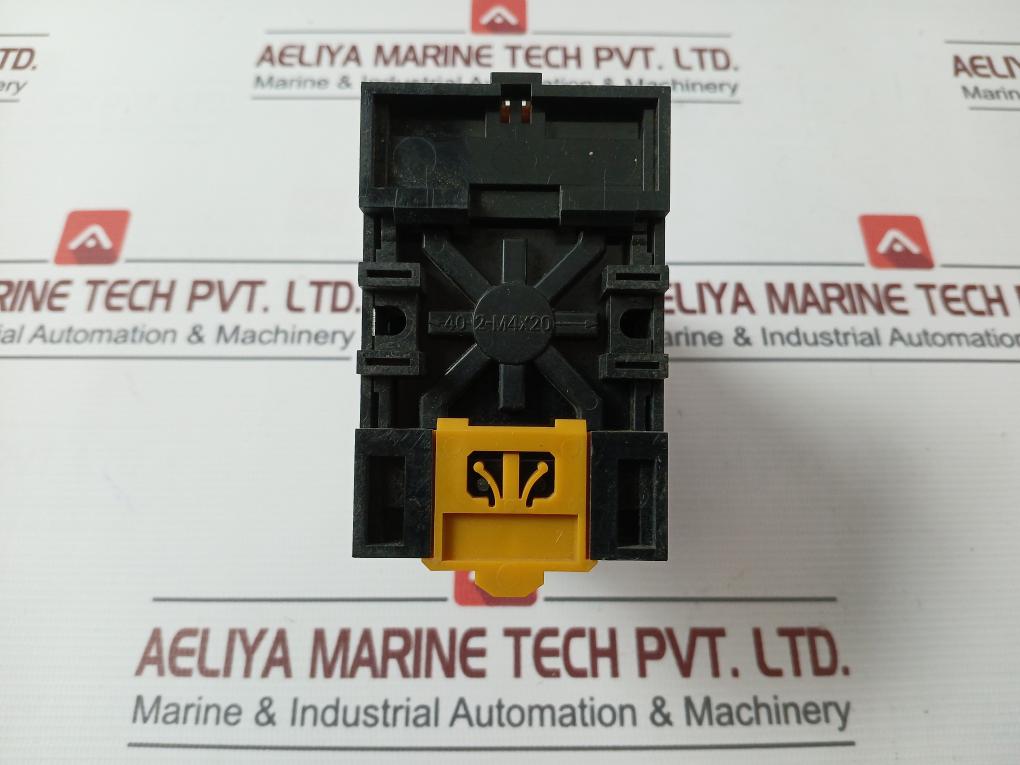 Omron Stp-mht Subminy Timer W/ Base 0-6Sec 482F 0924Su 220Vac 50/60Hz