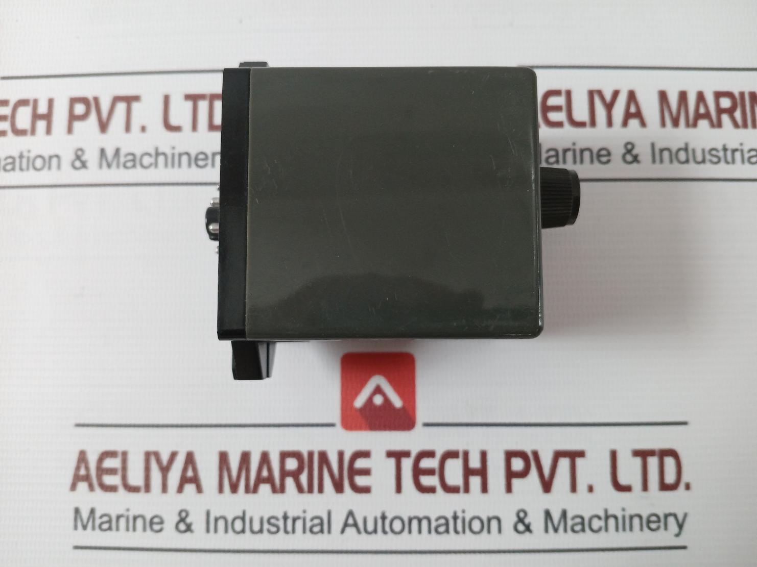 Omron Stp-n Subminy Timer 0-30 Sec 220Vac 50/60 Hz 6Va 0.5 Sec