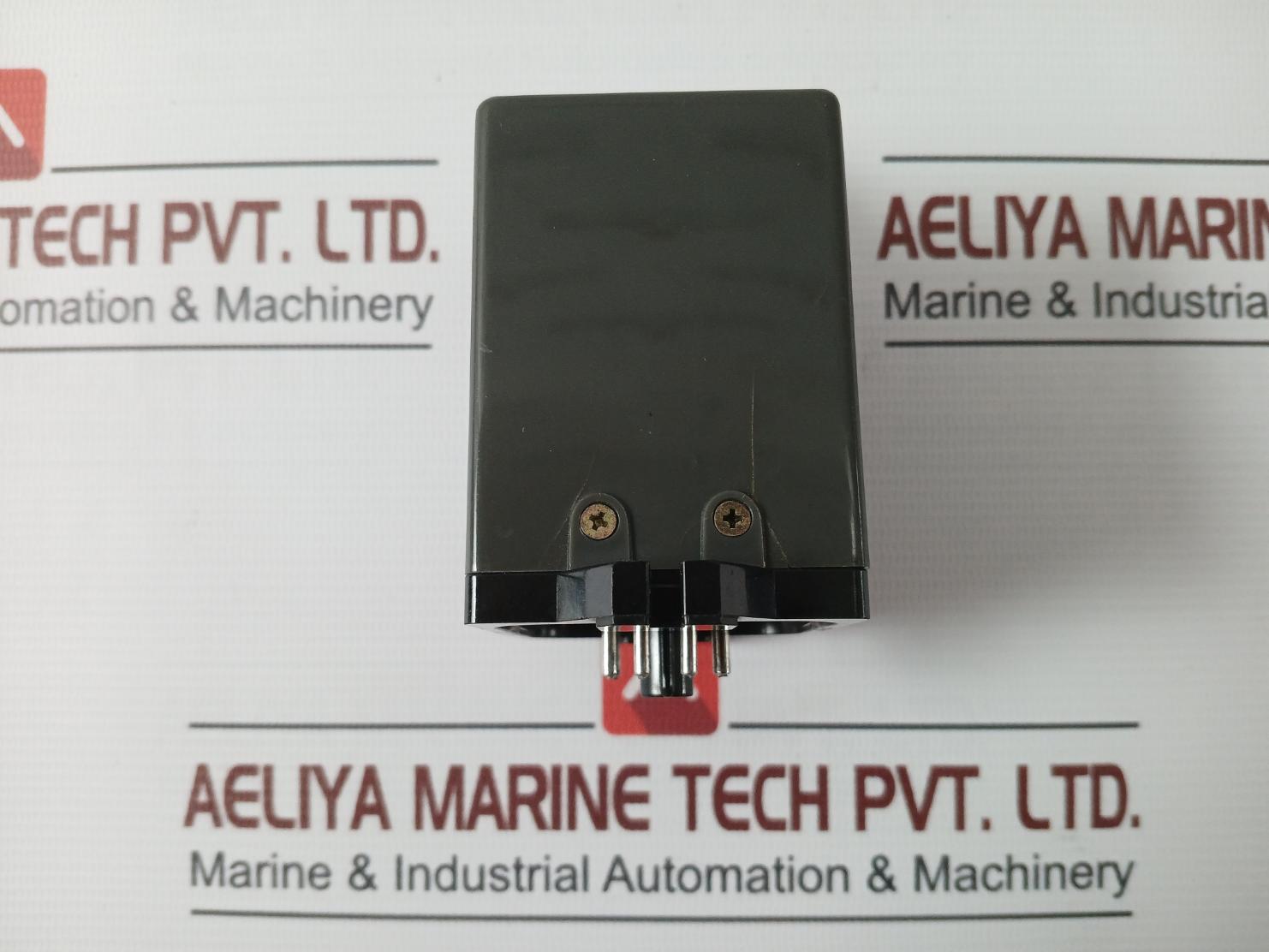 Omron Stp-n Subminy Timer 0-30 Sec 220Vac 50/60 Hz 6Va 0.5 Sec