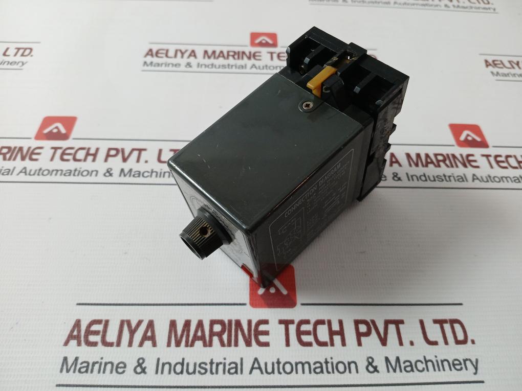 Omron Stp-n Subminy Timer With Base 0-60/72 Seconds 100/110V 50/60Hz 7.5A