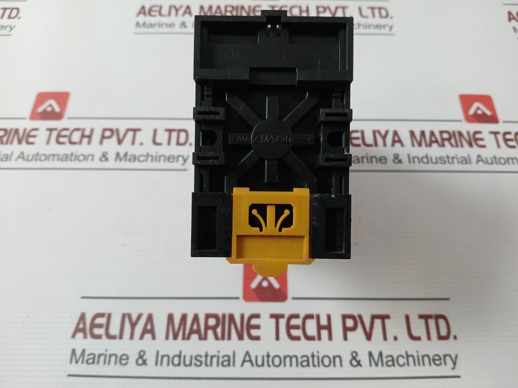 Omron Stp-n Subminy Timer With Base 0-60/72 Seconds 100/110V 50/60Hz 7.5A