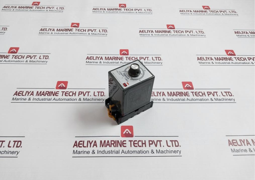 Omron Stp-n Subminy Timer With Socket 8Pfa 0-60/72 Seconds 250Vac 50/60Hz 7.5A