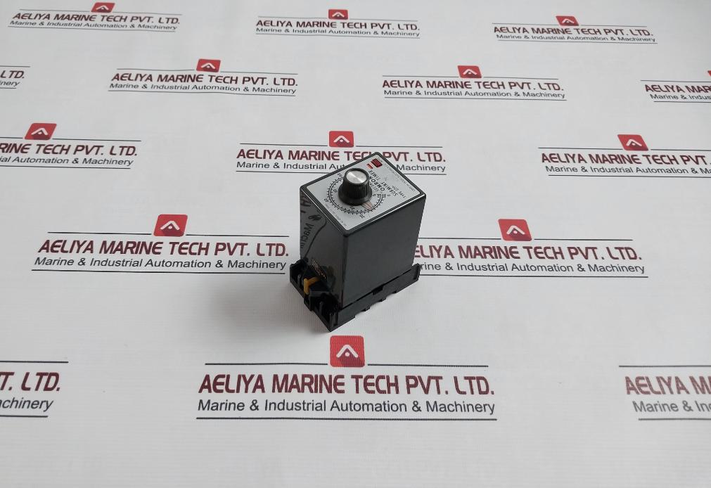 Omron Stp-n Subminy Timer With Socket 8Pfa 0-60/72 Seconds 250Vac 50/60Hz 7.5A