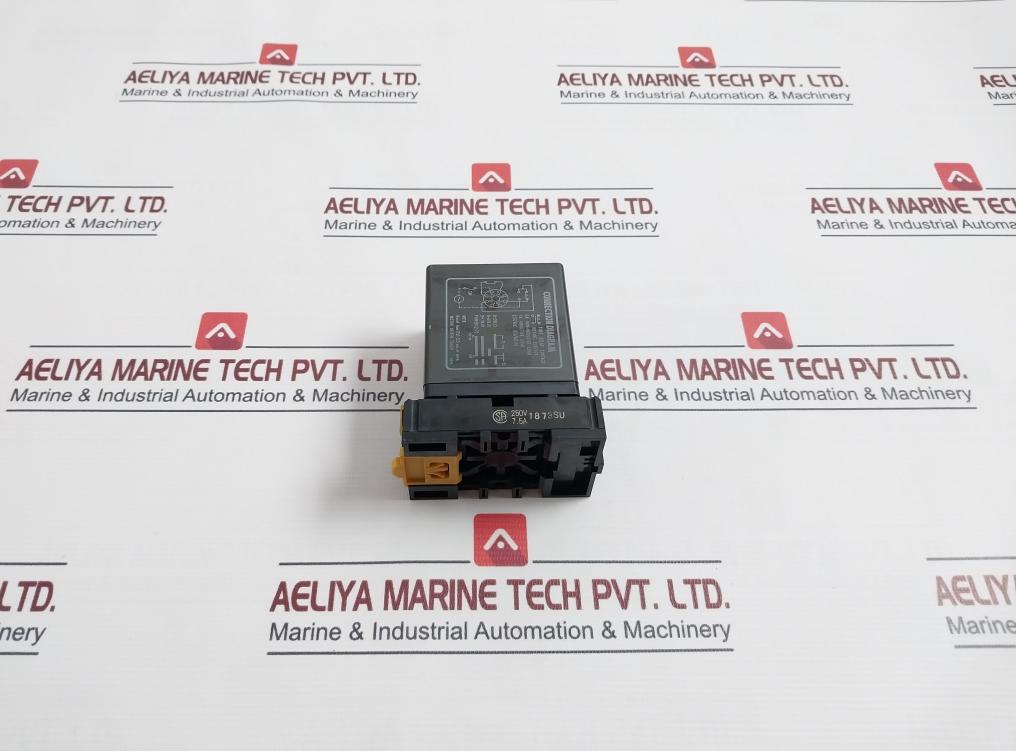 Omron Stp-n Subminy Timer With Socket 8Pfa 0-60/72 Seconds 250Vac 50/60Hz 7.5A