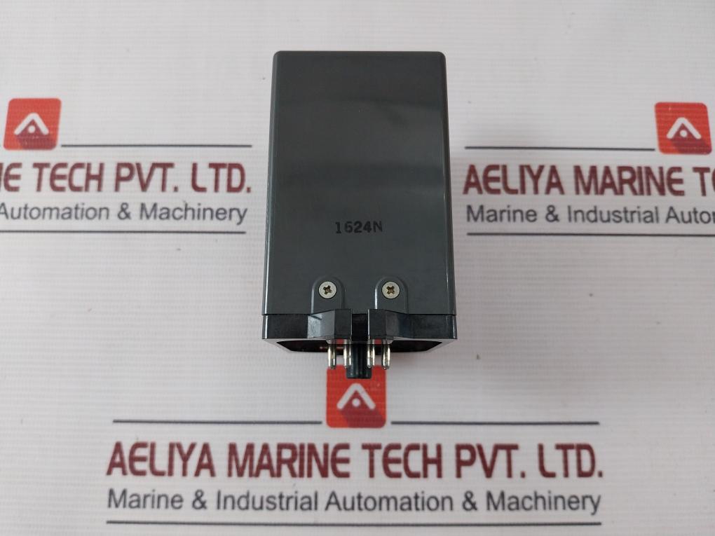 Omron Stp-nm Subminy Timer 0-6 Seconds 200/220V 250Vac 50/60Hz