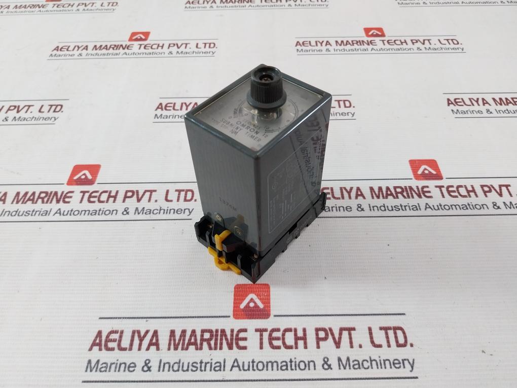 Omron Stp-nm Subminy Timer W/ Socket Base 8Pfa 0-12 Seconds 100/110V 50/60Hz 3A