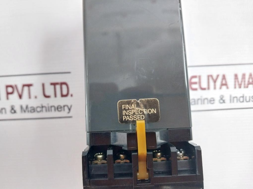 Omron Stp-nm Subminy Timer W/ Socket Base 8Pfa 0-5 Sec 60Hz 0-6Sec 50Hz 250Vac