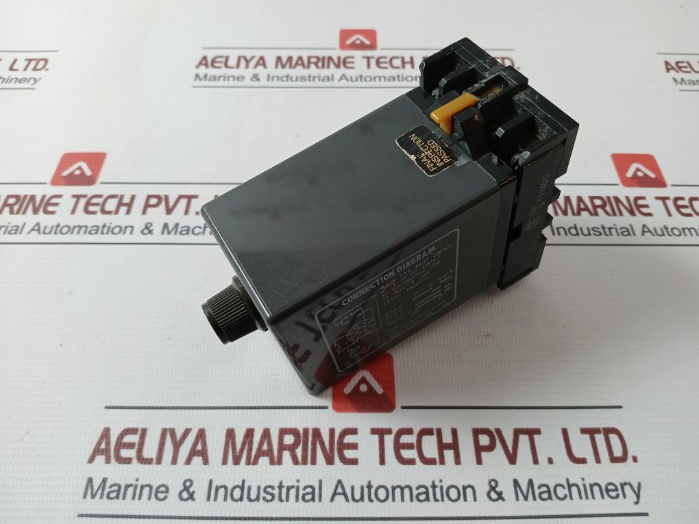 Omron Stp-nm Subminy Timer With Base 0 To 14 Hours 200/220V 250Vac 50/60Hz 7.5A