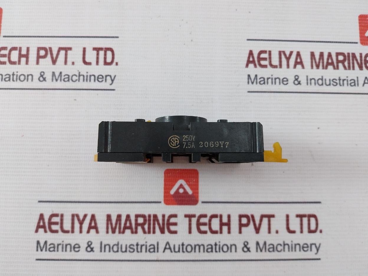 Omron Stp-nm Subminy Timer With Base 100/110V 60Hz 0.5Sec 8Pfa 0-12Hours