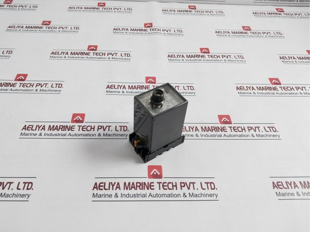 Omron Stp-nm Subminy Timer With Base 8Pfa 0-30/36Seconds 200V 50Hz 200/220V 60Hz