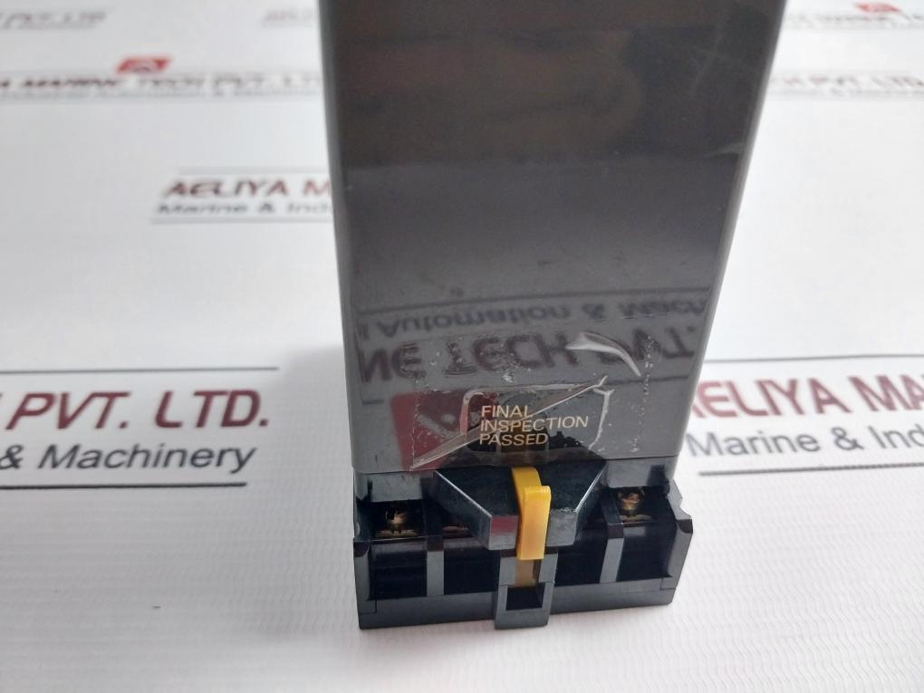 Omron Stp-nm Subminy Timer With Base 8Pfa 0-30/36Seconds 200V 50Hz 200/220V 60Hz