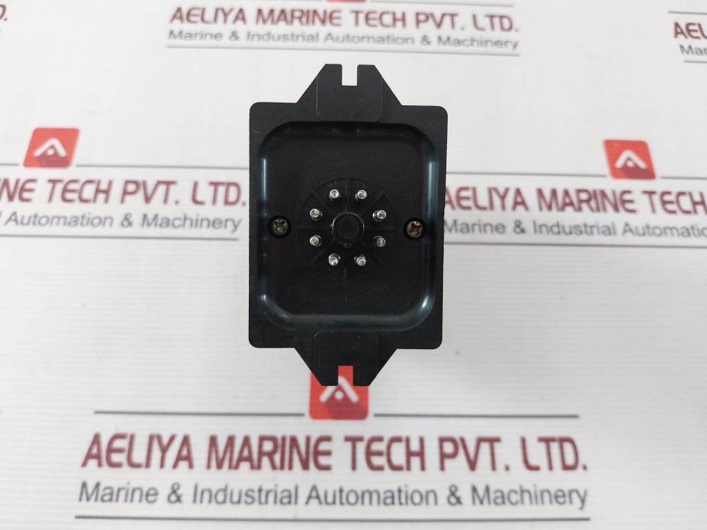 Omron Stp-nm Subminy Timer With Socket 8Pfa 0-30/36 Seconds 100/110V 50/60Hz