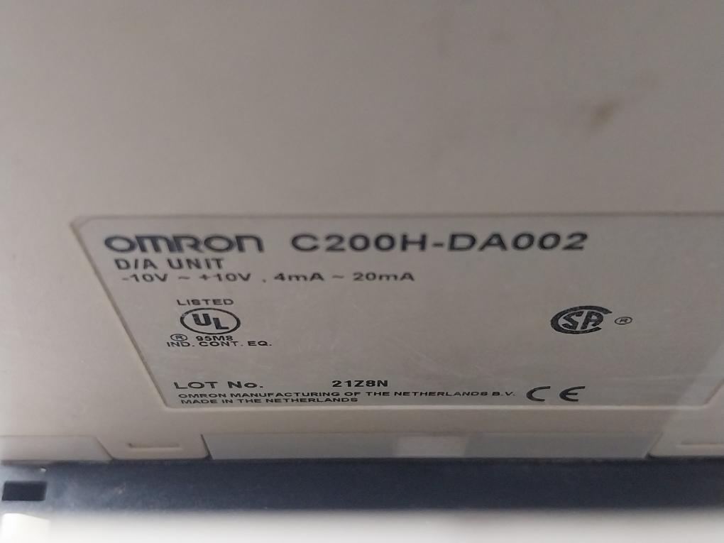 Omron SYSMAC C200HE-CPU42 Programmable Controller W/ ID216 CH/ 0D218 CH / DA002