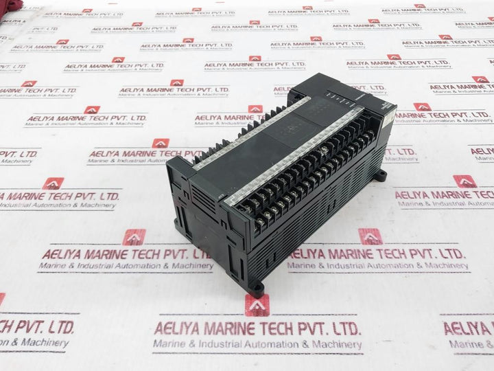 Omron Sysmac Cp1E-cpuy1 Plc Programmable Controller Ver 1.3 100-240Vac 50/60Hz