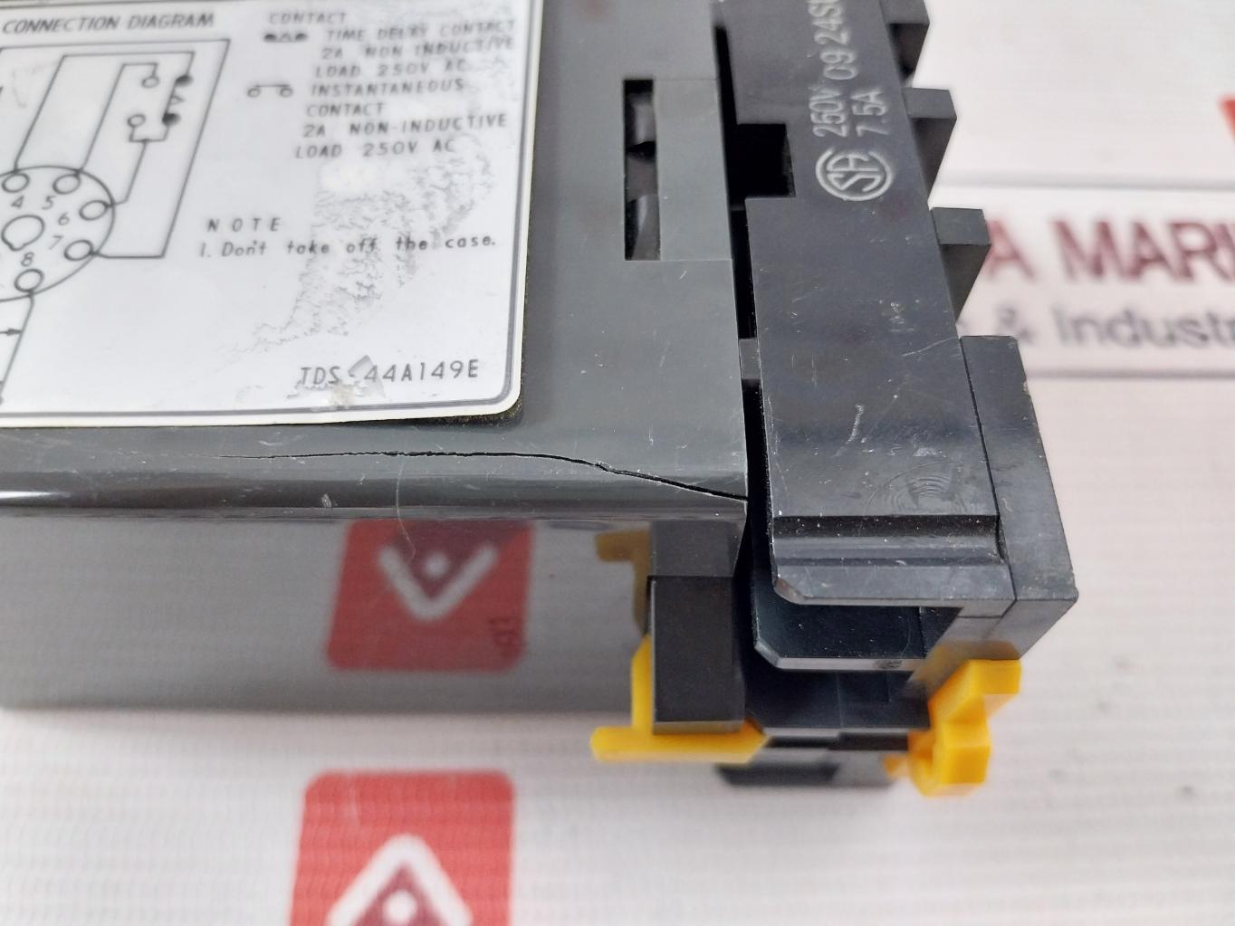 Omron Tds-44A149E Solid State Timer 100/200Vac 0-2.0 Sec