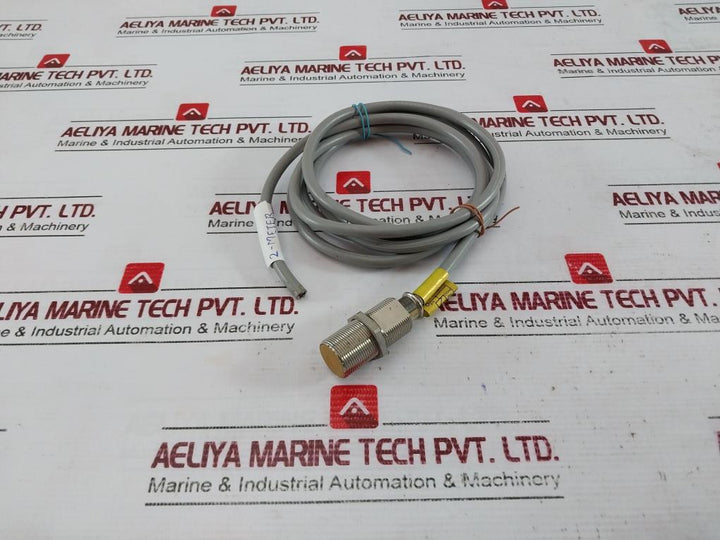 Omron Tl-x5E1-g Proximity Switch 10 40Vdc 200Ma Max 0V