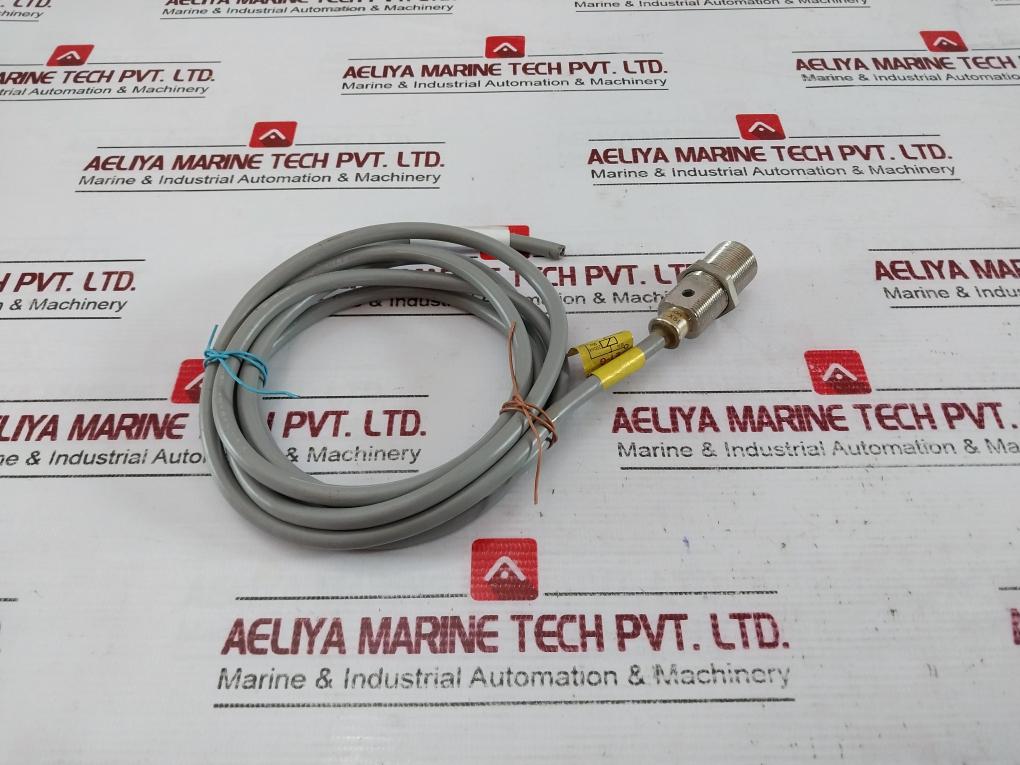 Omron Tl-x5E1-g Proximity Switch 10 40Vdc 200Ma Max 0V