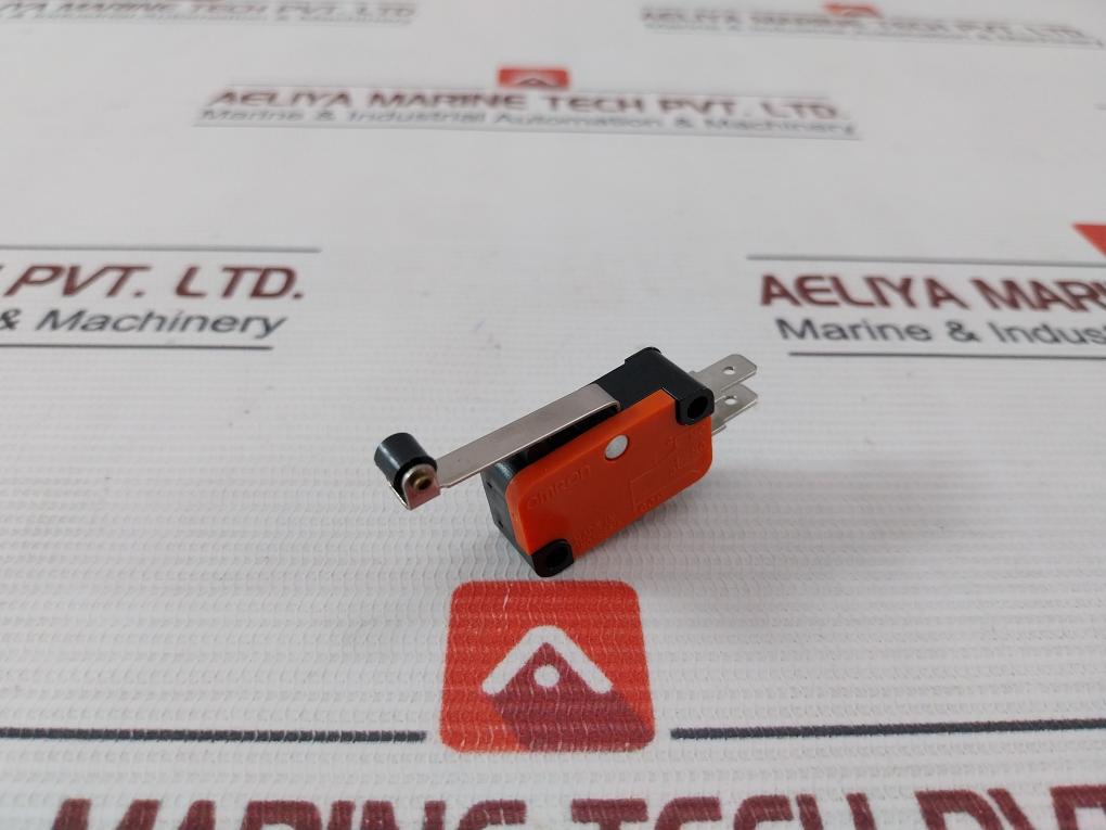 Omron V-156-1C25 Roller Lever Micro Switch