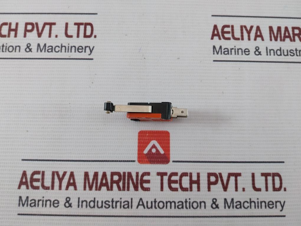 Omron V-156-1C25 Roller Lever Micro Switch