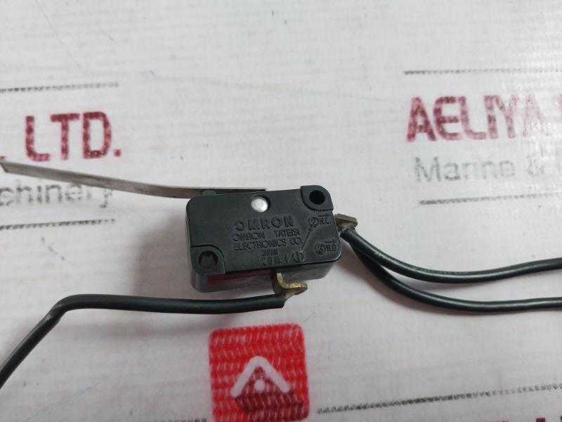 Omron V-15Fl111-2A Limit Switch 0.6A 125Vdc 24X5Re