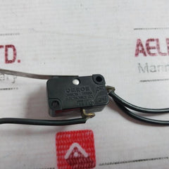 Omron V-15Fl111-2A Limit Switch 0.6A 125Vdc 24X5Re