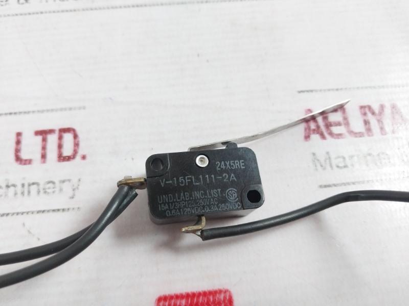 Omron V-15Fl111-2A Limit Switch 0.6A 125Vdc 24X5Re