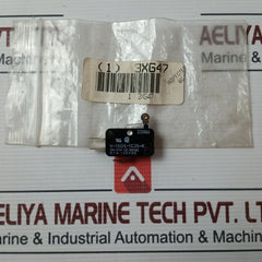 Omron V-15G5-1C25-k Basic Snap Action Switch 0.1A 125Vdc 2250Ra4 3Xg47