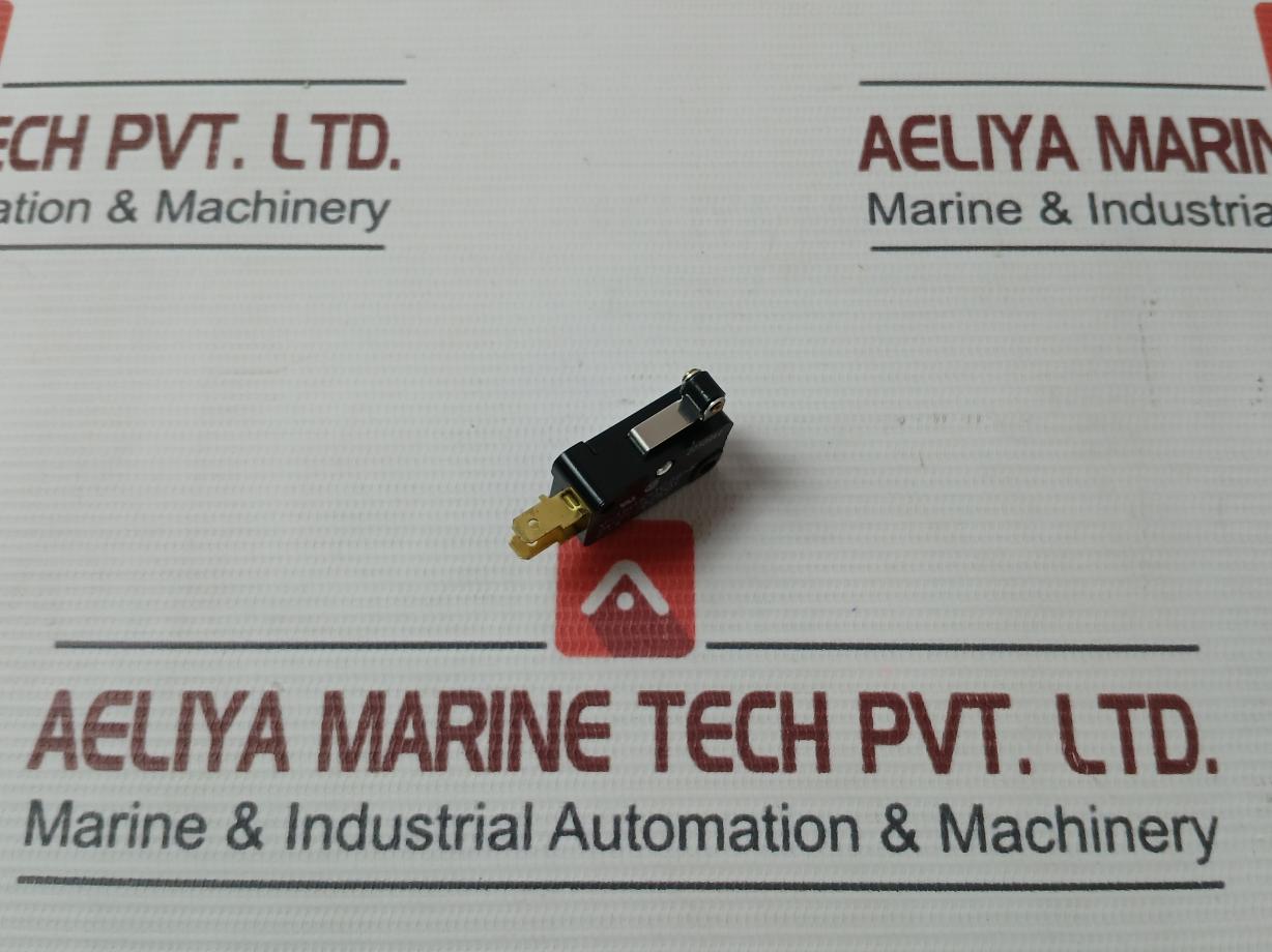 Omron V-15G5-1C25-k Basic Snap Action Switch 0.1A 125Vdc 2250Ra4 3Xg47