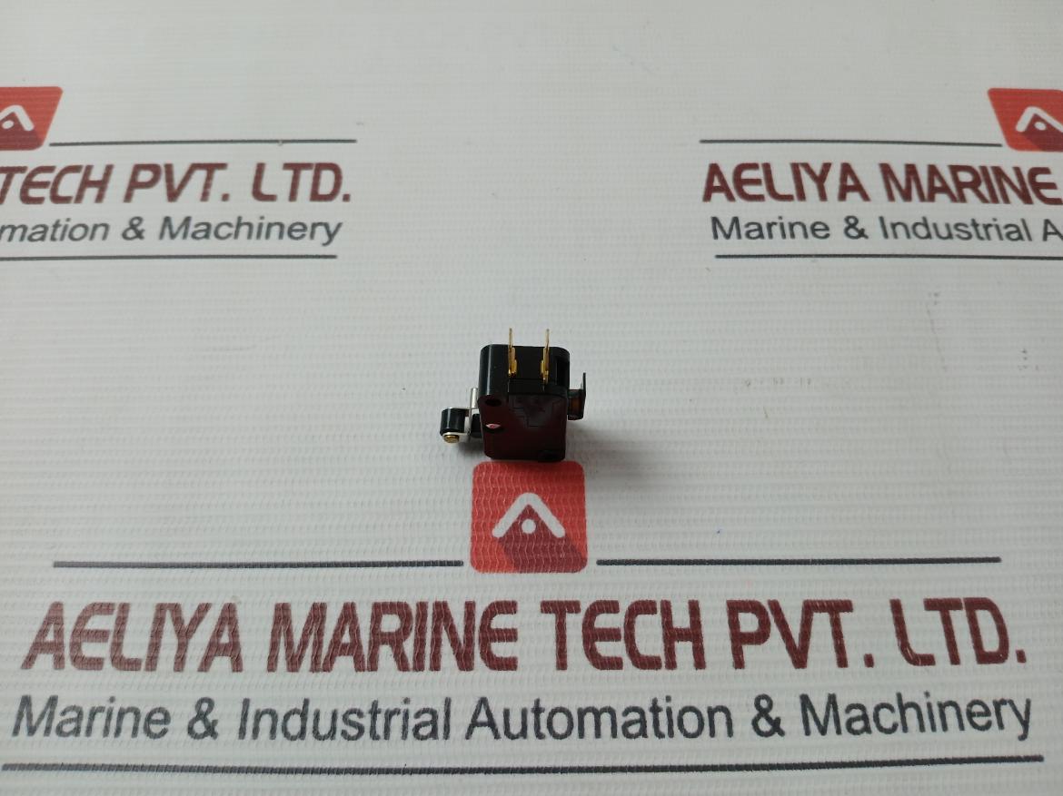 Omron V-15G5-1C25-k Basic Snap Action Switch 0.1A 125Vdc 2250Ra4 3Xg47