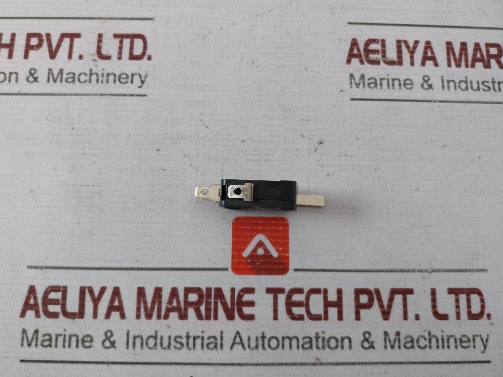 Omron V-162-1A6 Micro Switch 16A 1/2Hp 125 250Vac 05Y7Ra3