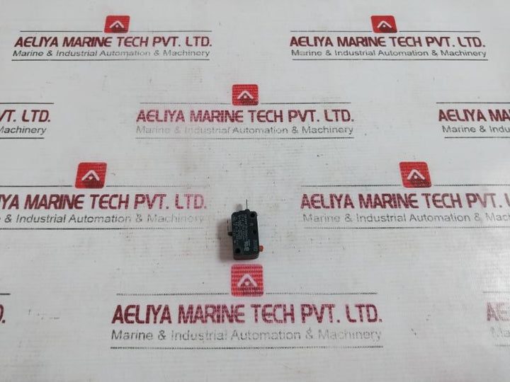 Lot of 2X OMRON V-16G-2C25 Microswitch Miniature Pin Plunger 0.1A 125V DC