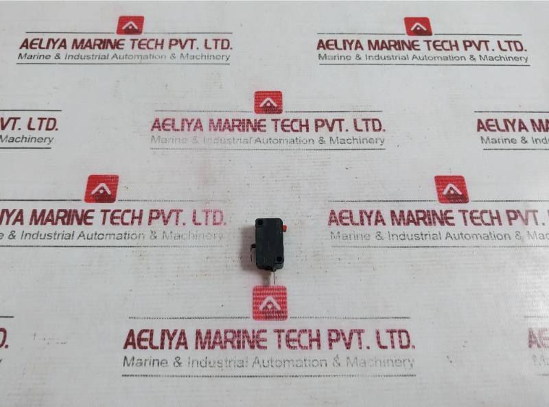 Lot of 2X OMRON V-16G-2C25 Microswitch Miniature Pin Plunger 0.1A 125V DC